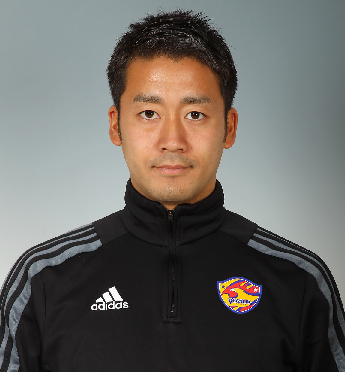 スタッフ顔写真を紹介