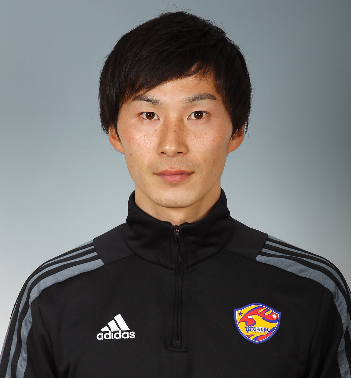 スタッフ顔写真を紹介