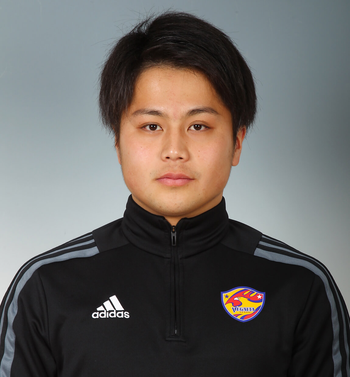 スタッフ顔写真を紹介