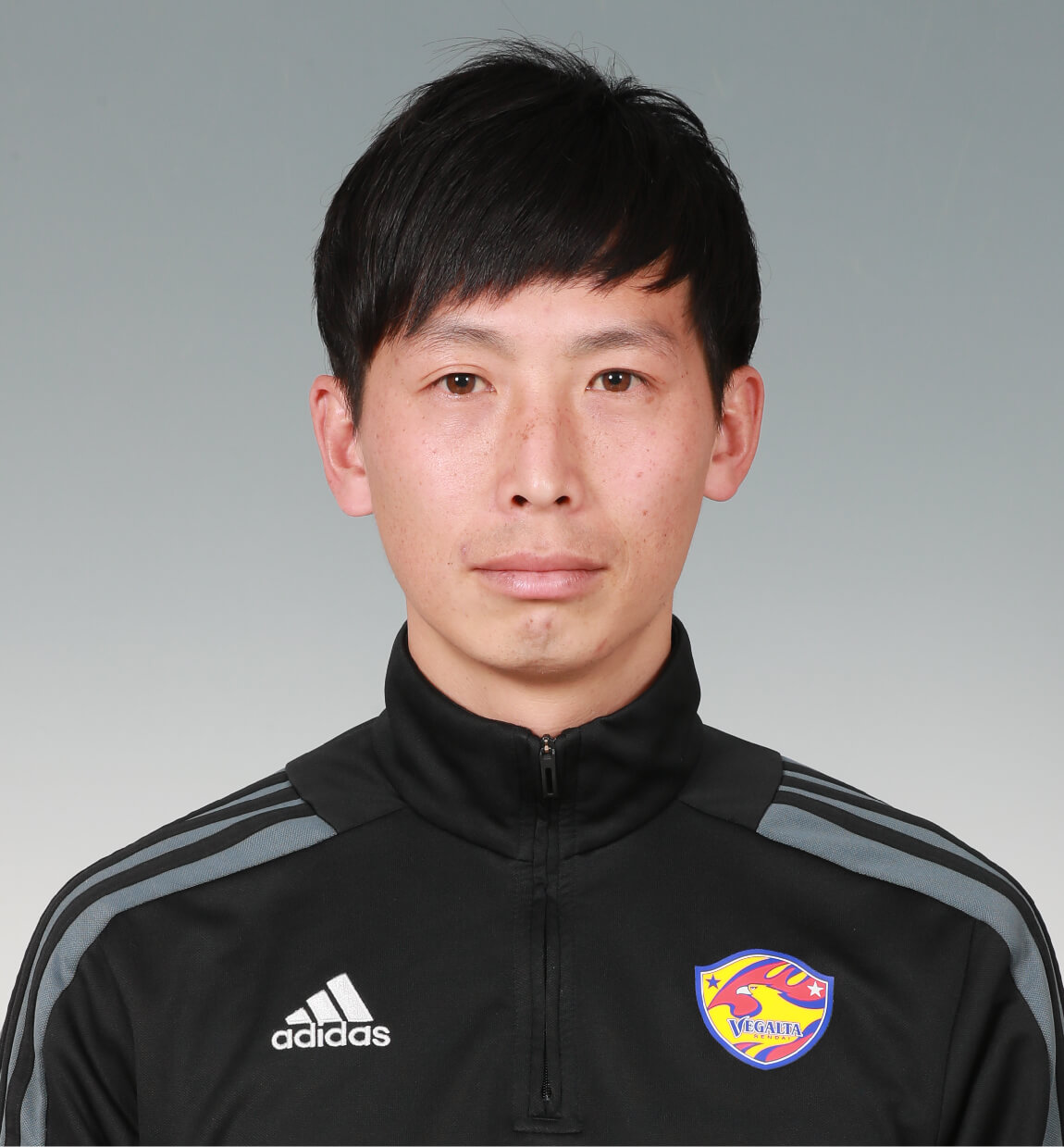 スタッフ顔写真を紹介