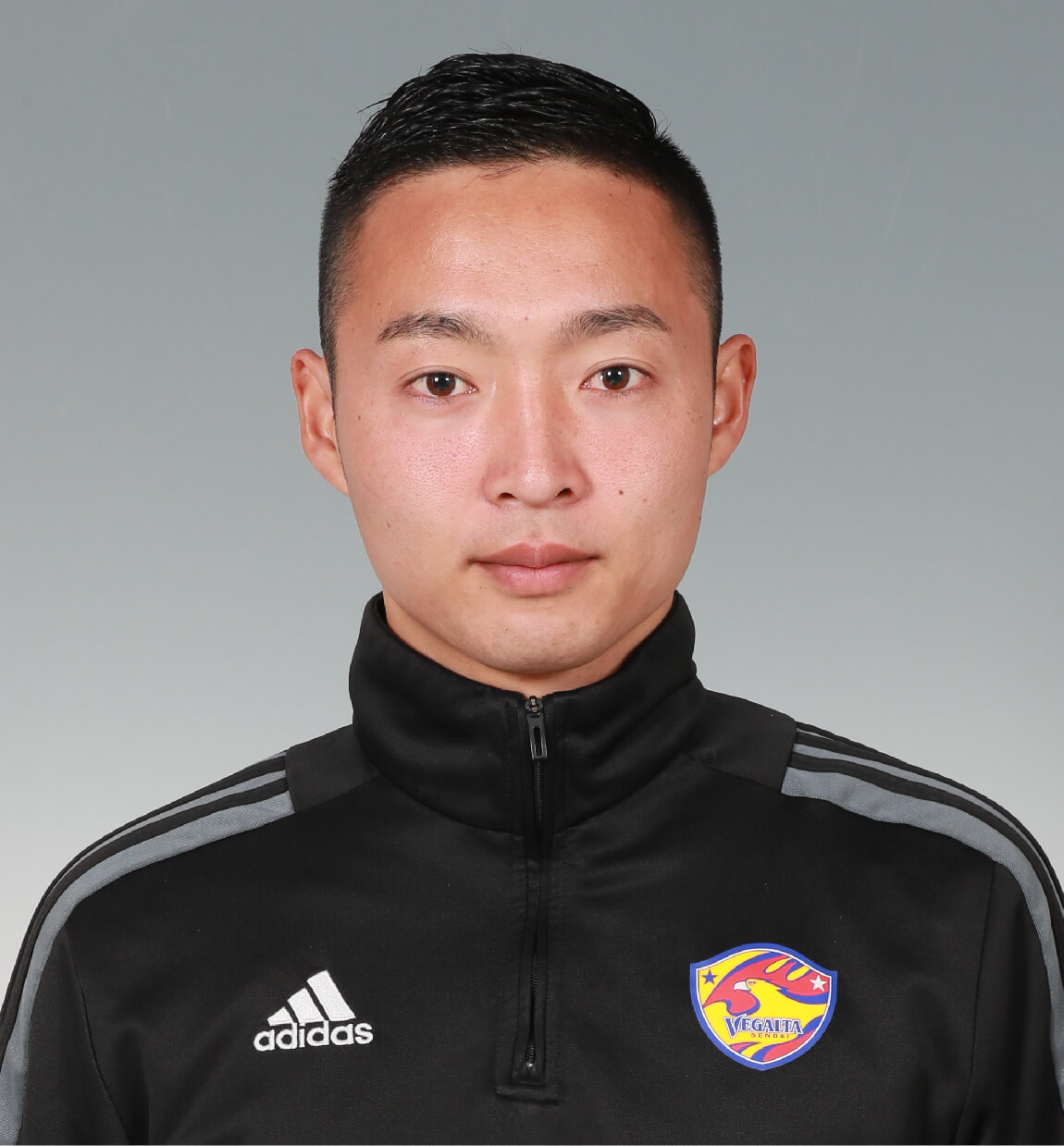 スタッフ顔写真を紹介