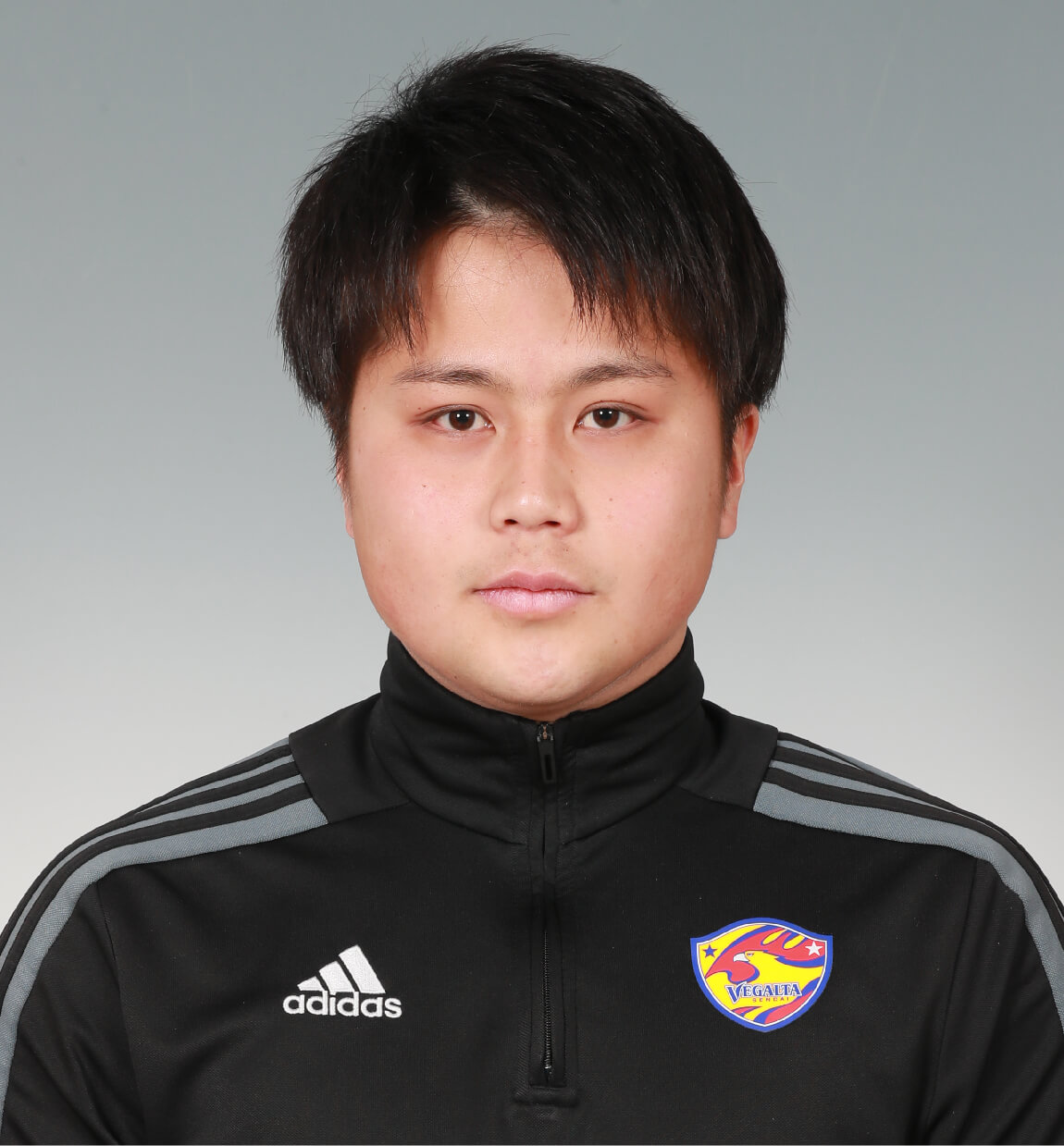 スタッフ顔写真を紹介