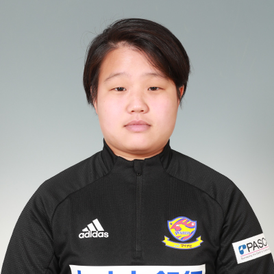 レディースアカデミーコーチ 手塚　七海の写真を紹介