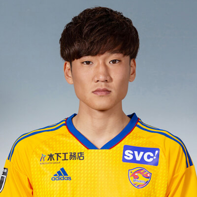 FW 山田 寛人の写真を紹介