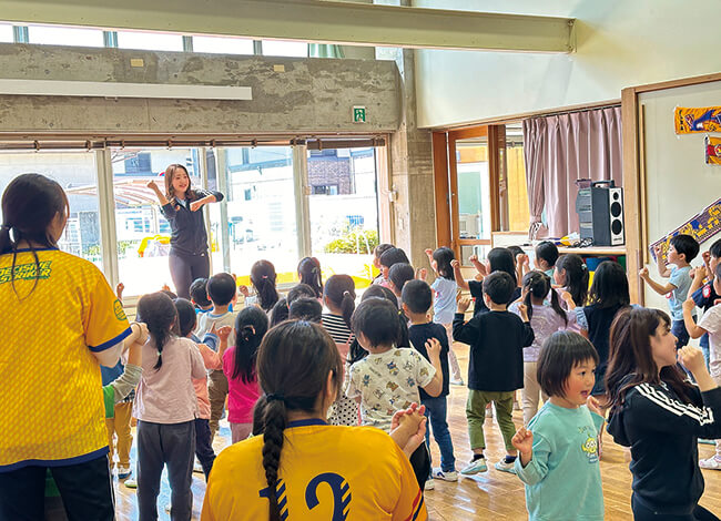 写真紹介 ベガチア キッズダンスキャラバン活動の様子